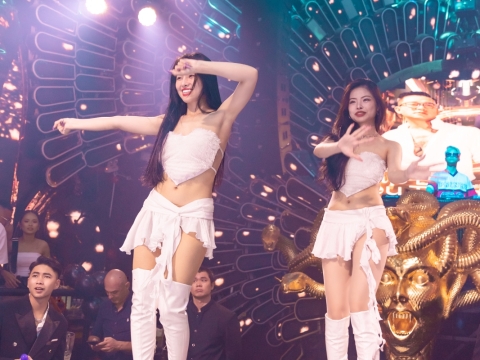 Ca sĩ Tuấn Hưng & Dancer TAMMY