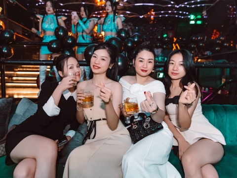 Hình ảnh khách hàng tháng 9