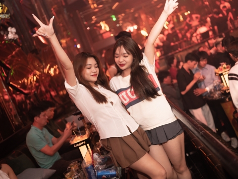 Hình ảnh khách hàng tháng 8