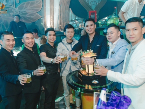 Hình ảnh khách hàng tháng 6