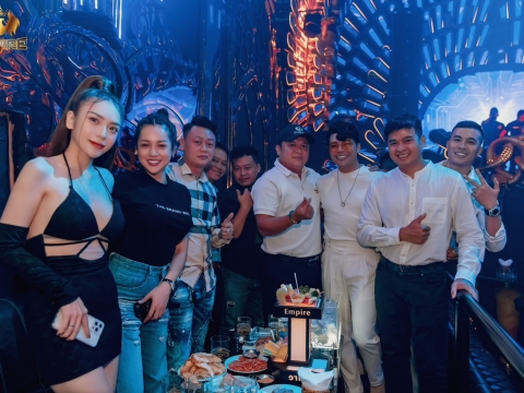 Hình ảnh khách hàng tháng 6