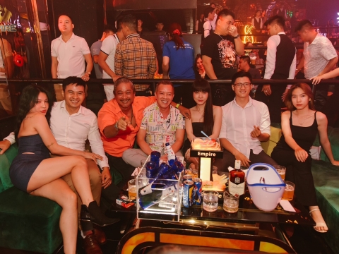 Hình ảnh khách hàng tháng 6