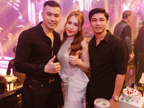 Hình ảnh khách hàng tháng 7