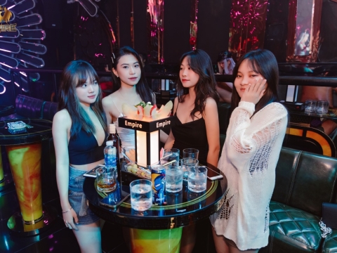 Hình ảnh khách hàng tháng 7