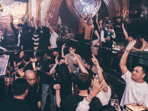 Hình ảnh khách hàng tháng 8